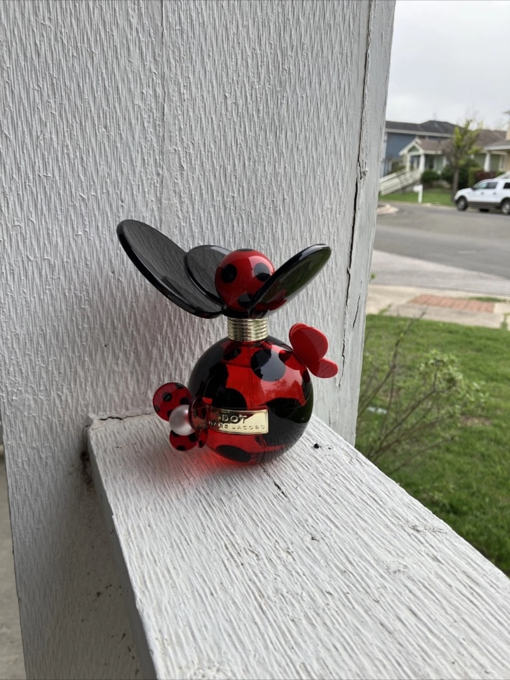 Marc Jacobs Dot perfume in Red and Black Ladybug Glass